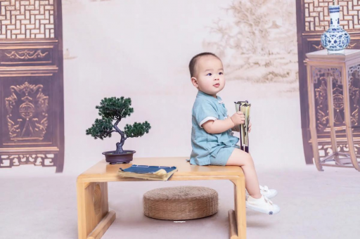 明港孕妇肚子上的黑线